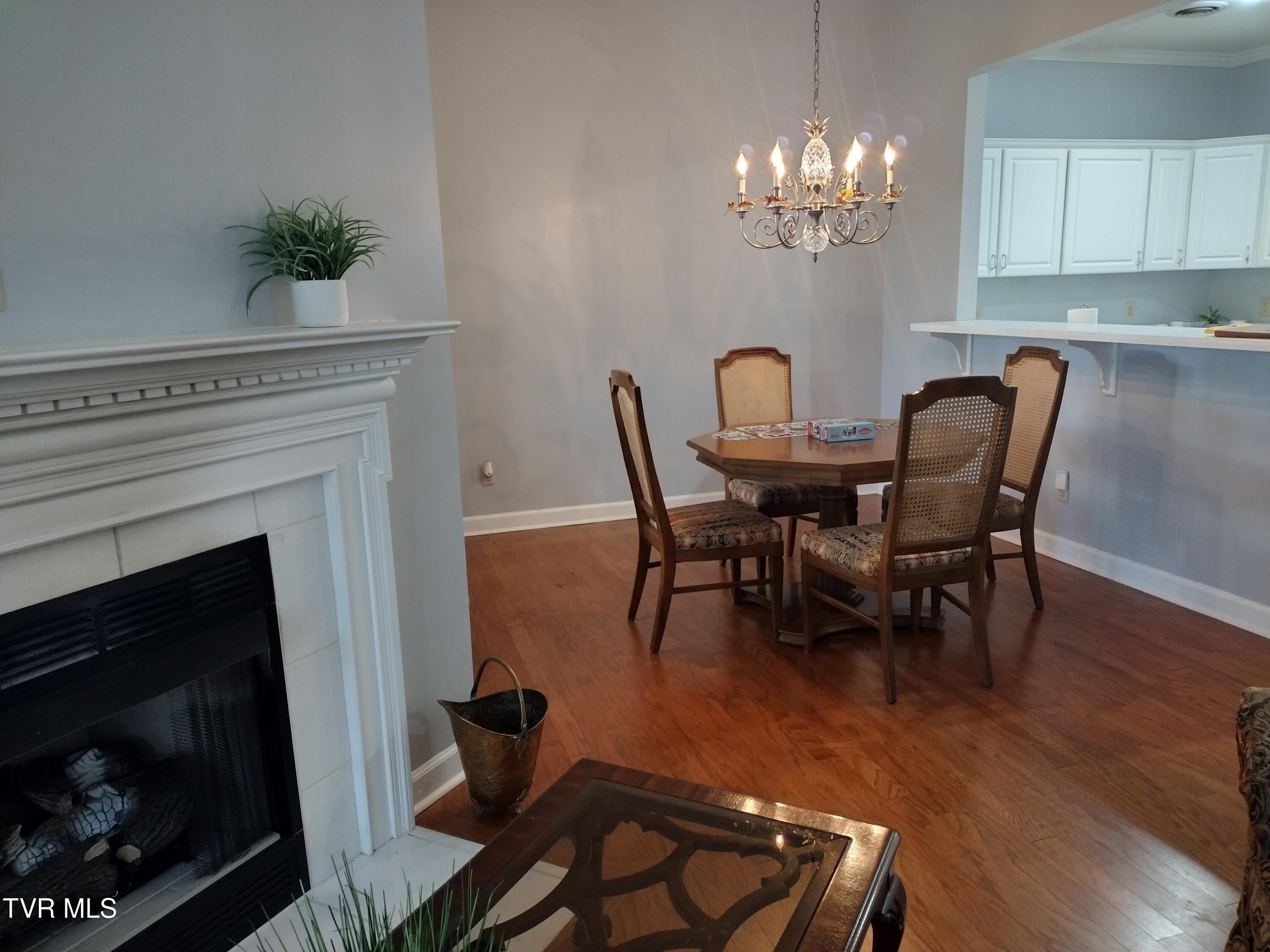 254 Regency Park, Unit 254 Greeneville, TN 37745 - Photo 6 of 36 Dining/Kitchen