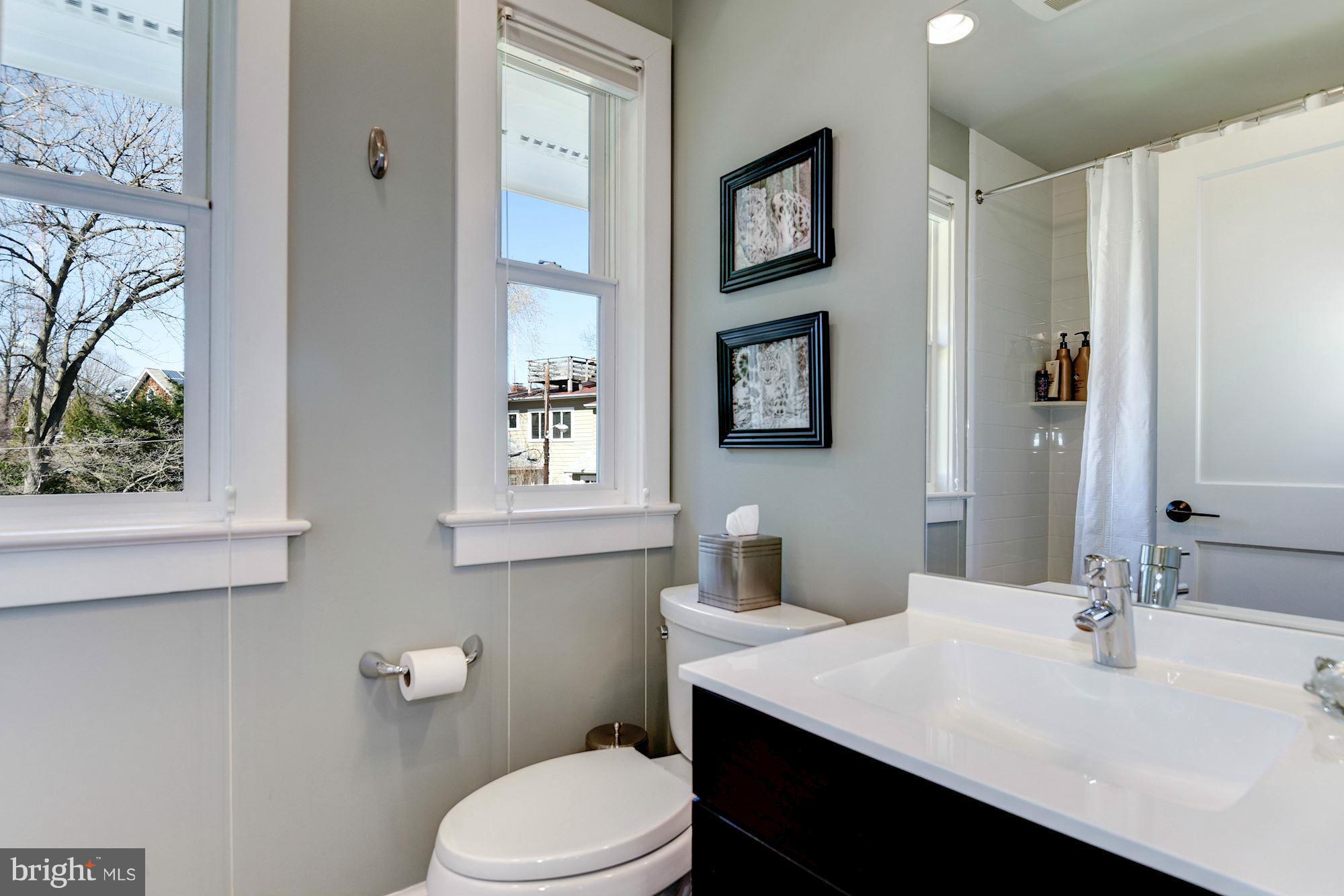4534 Reno Road Northwest Washington, DC 20008 - Photo 18 of 25 Second Bath
