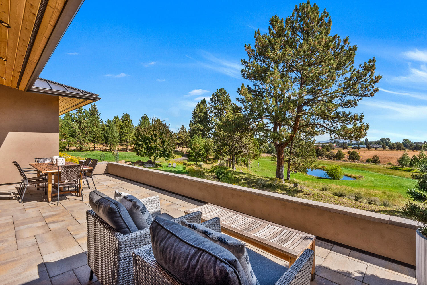 18243 Rock Springs Road Bend, OR 97703 - Photo 30 of 42 32 49 outdoor living