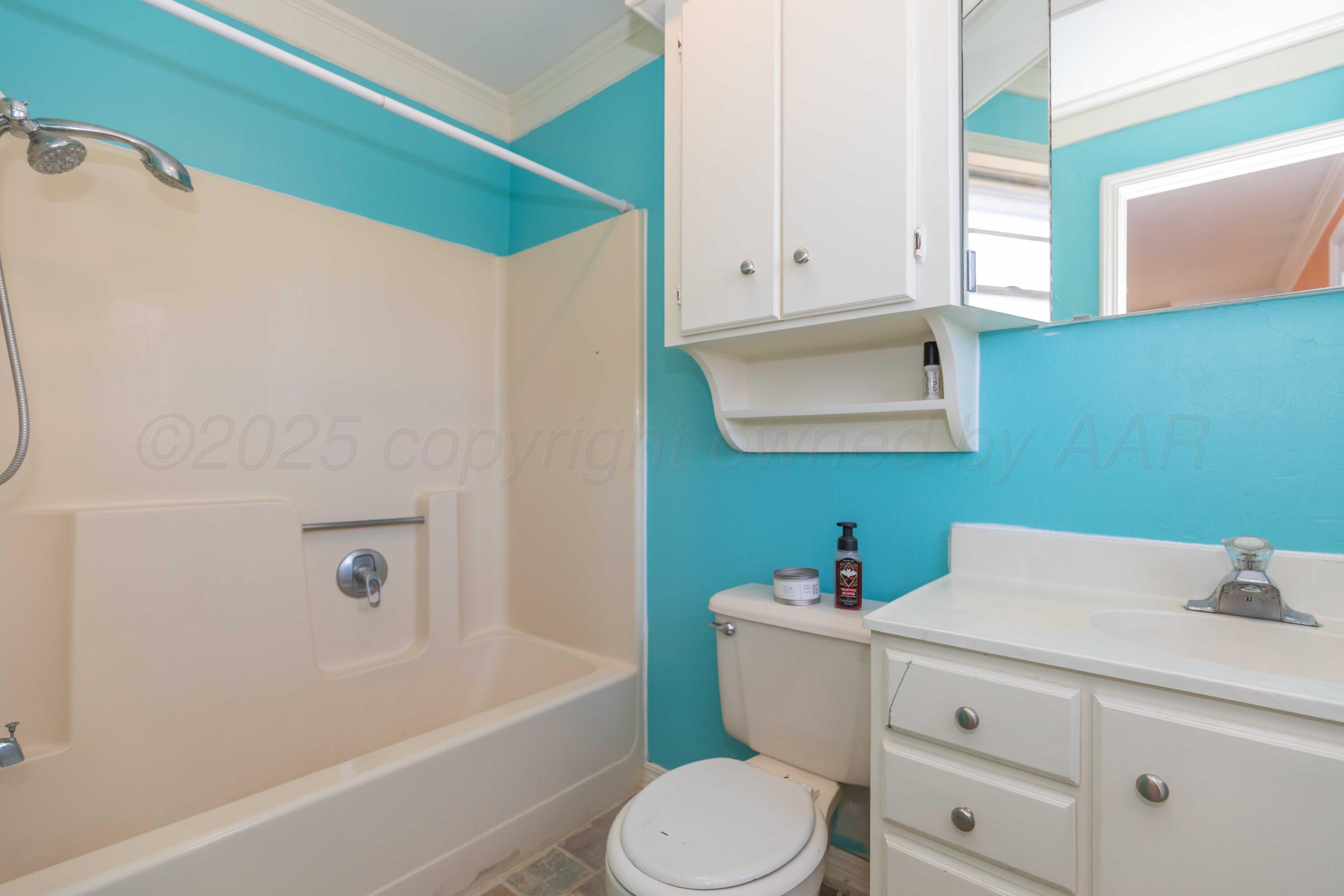 6004 Jameson Road Amarillo, TX 79106 - Photo 24 of 28 BATHROOM 2 VIEW 1