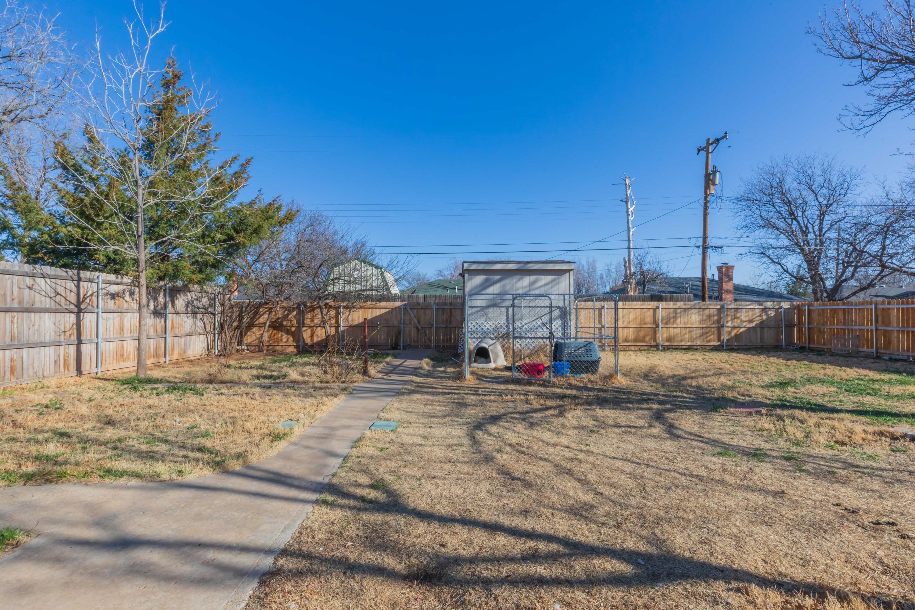 6004 Jameson Road Amarillo, TX 79106 - Photo 26 of 28 BACKYARD VIEW 1