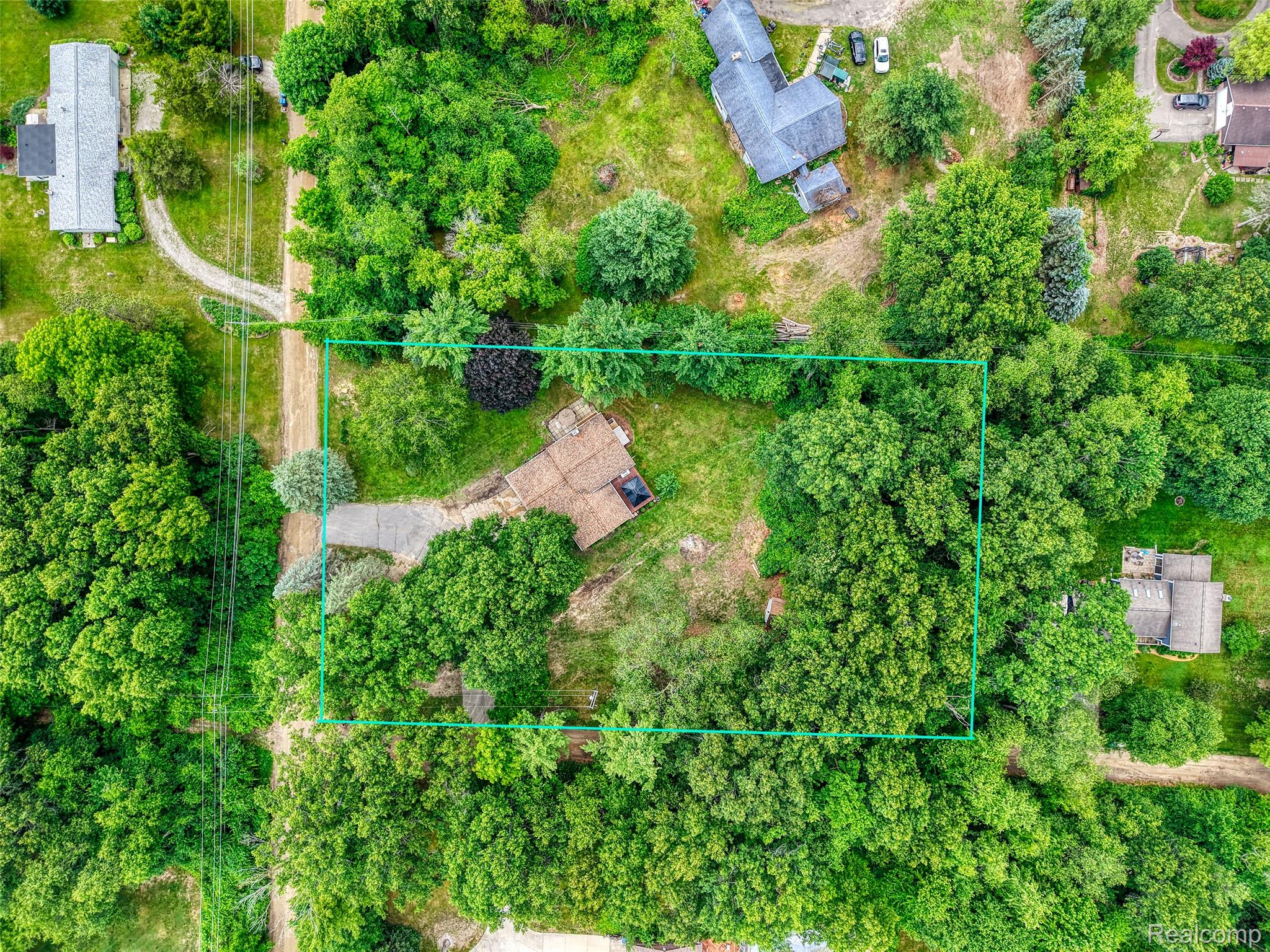 423 Sunset Street White Lake, MI 48383 - Photo 65 of 65 DJI_20260616101606_0225_D_15.jpg