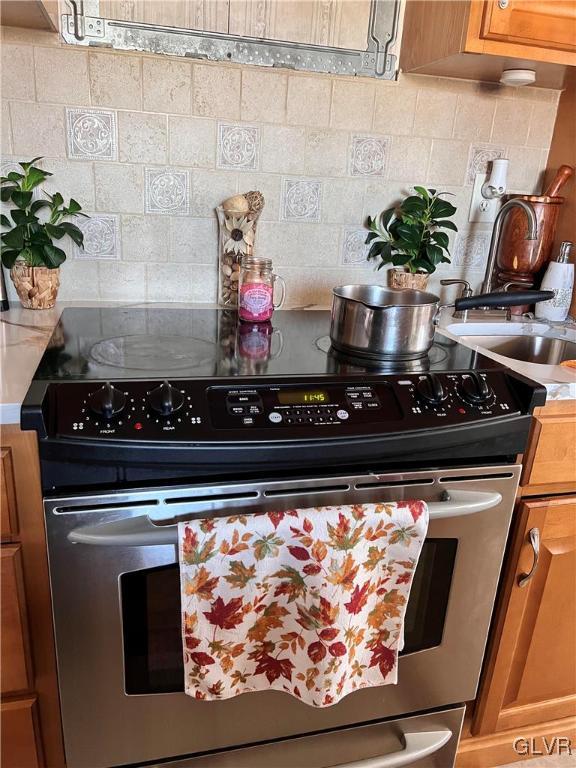 4205 Leopard Circle Orefield, PA 18069 - Photo 7 of 20 a stove top oven sitting inside of a kitchen