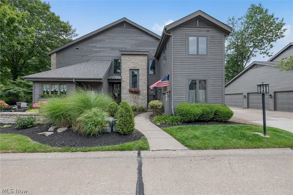 $299,900 | 1025 Stonewood Court, Westlake, OH 44145