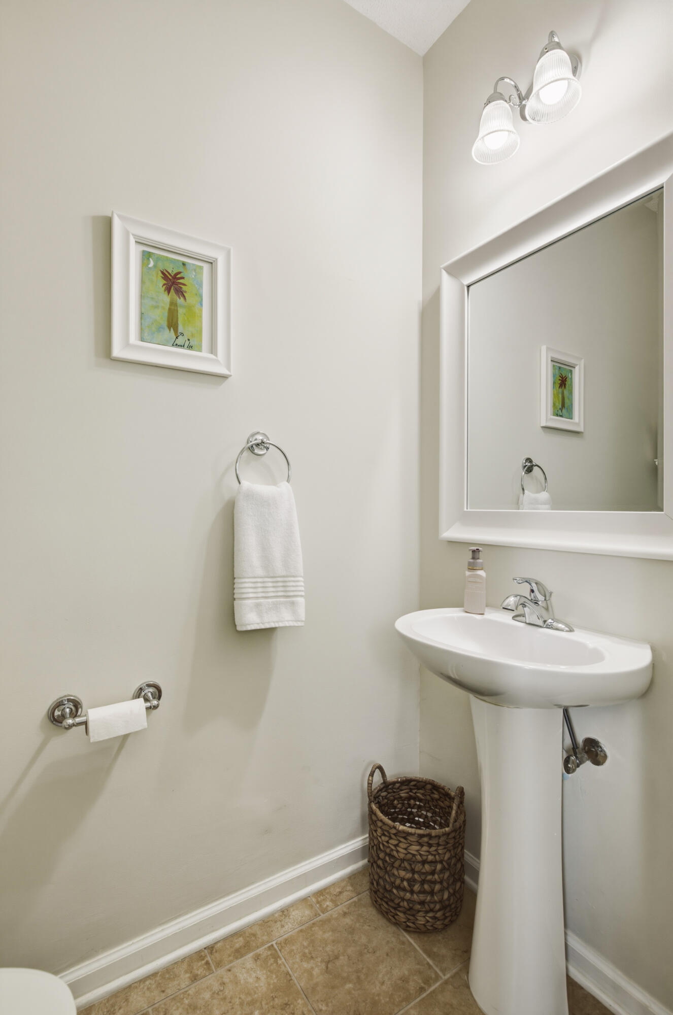 2340 Kennison Lane Mount Pleasant, SC 29466 - Photo 20 of 39 downstairs half bath