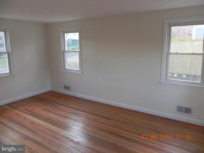 2407 Churchill Road Silver Spring, MD 20902 - Photo 9 of 22 Living Room