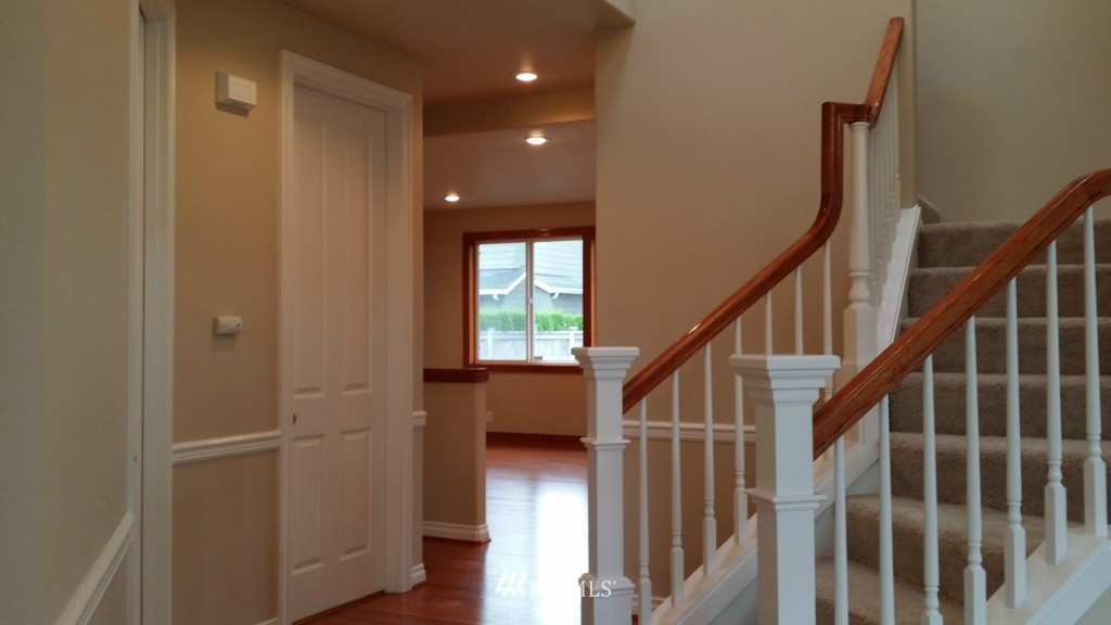 4658 Northeast 1st Court Renton, WA 98059 - Photo 5 of 19