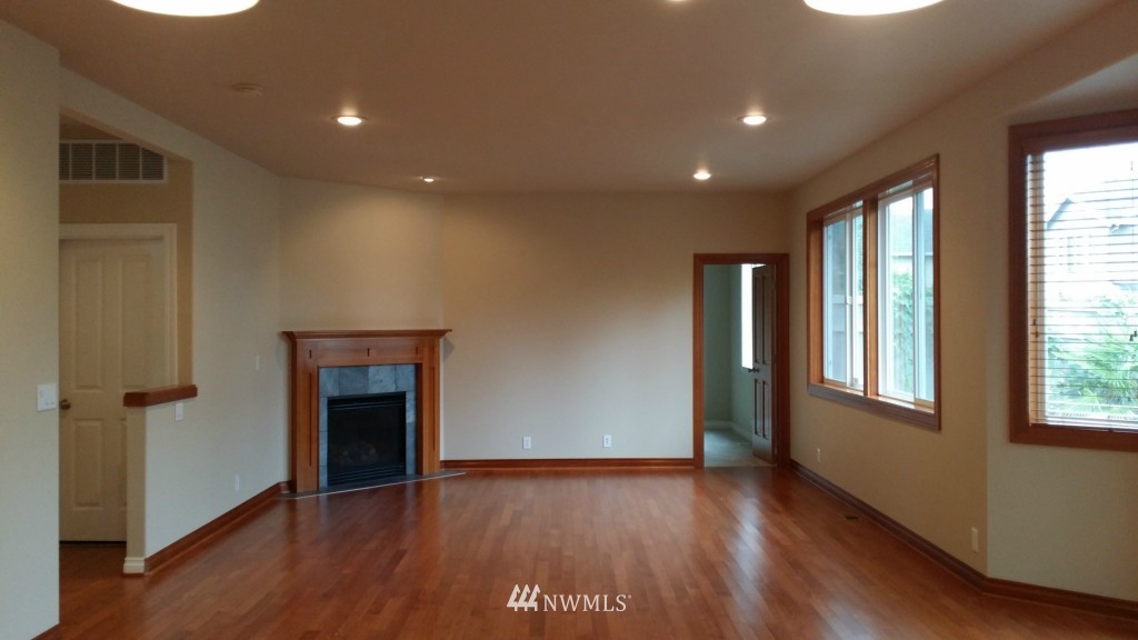 4658 Northeast 1st Court Renton, WA 98059 - Photo 7 of 19