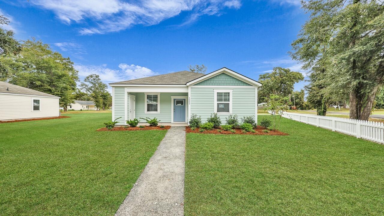 1009 Folly Road Summerton, SC 29148 - Photo 3 of 29 6_550a5663-1