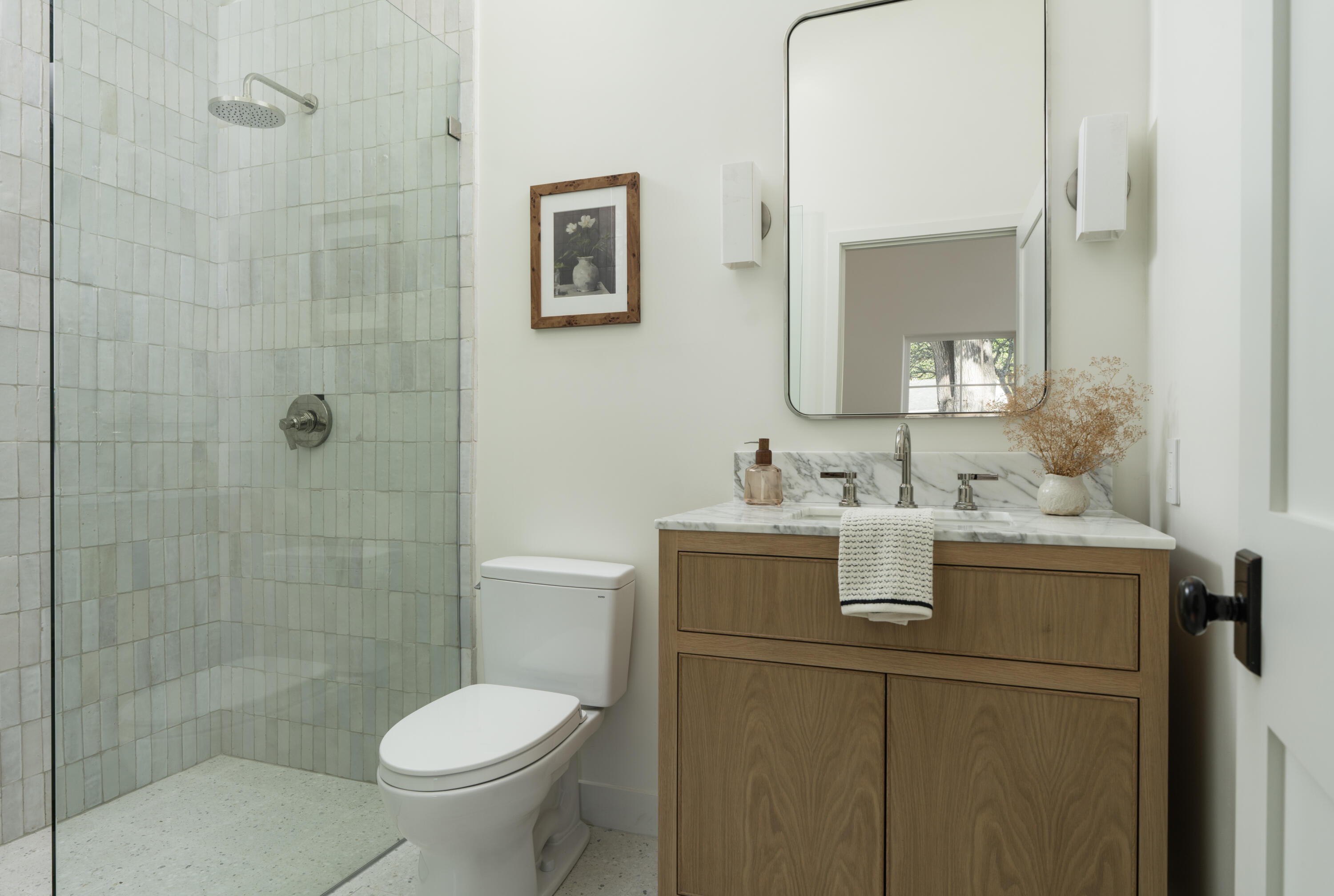 516 Alan Road Santa Barbara, CA 93109 - Photo 25 of 34 24. Bathroom2