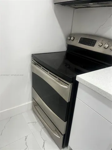 $299,000 | 9402 Southwest 77th Avenue, Unit L8, Miami, FL 33156