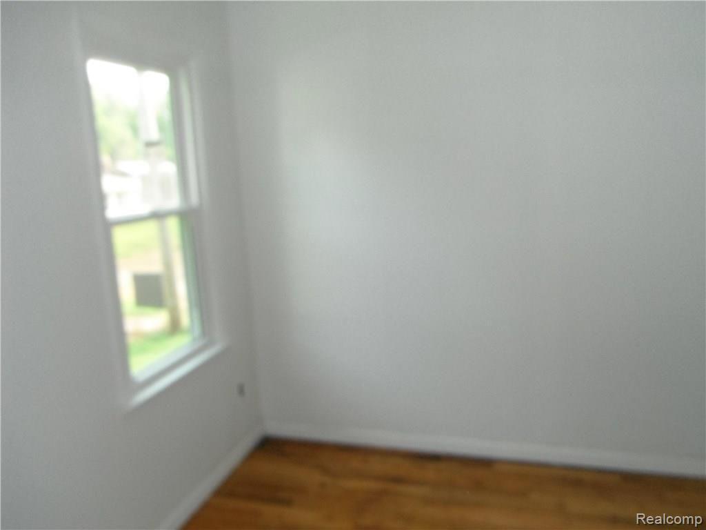 12111 Inkster Road Taylor, MI 48180 - Photo 9 of 31