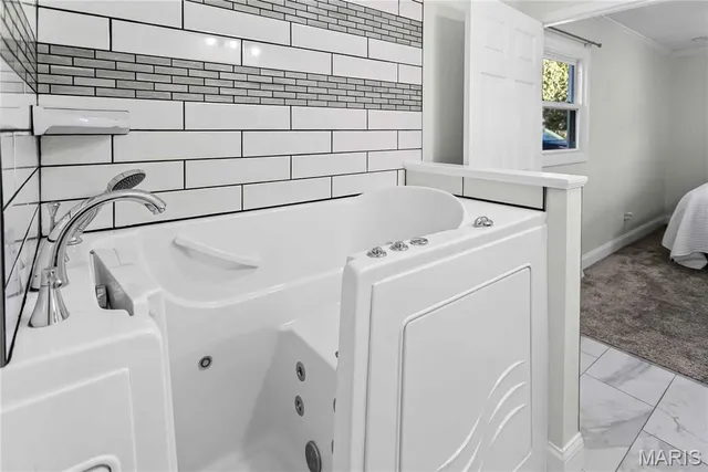 $395,000 | 1692 Aloha Drive, Worden, IL 62097