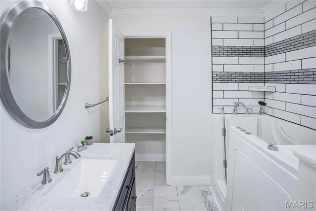 $395,000 | 1692 Aloha Drive, Worden, IL 62097