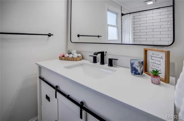 $395,000 | 1692 Aloha Drive, Worden, IL 62097