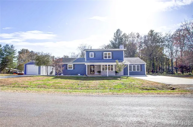 $395,000 | 1692 Aloha Drive, Worden, IL 62097