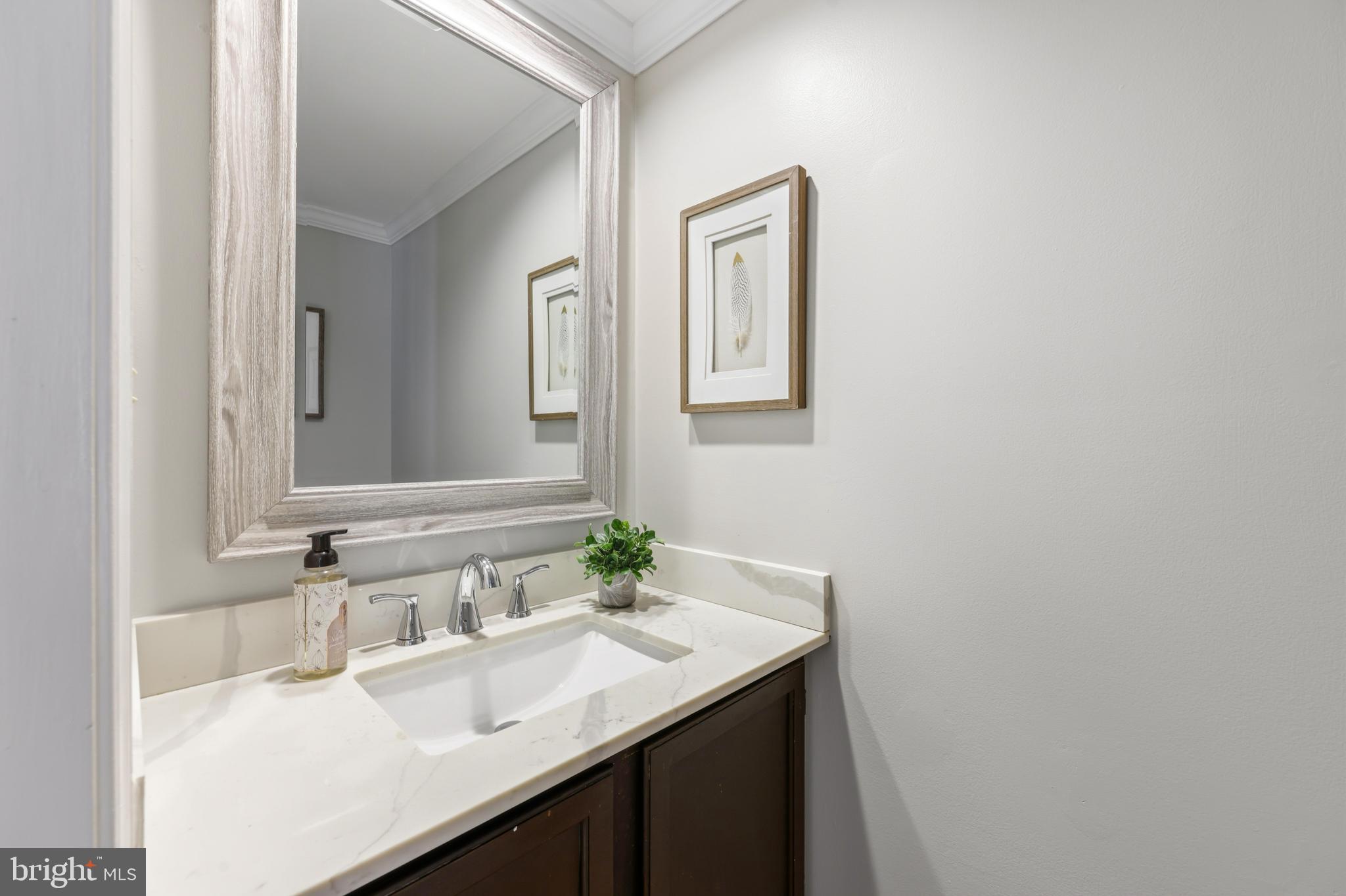 15303 Pine Tree Way Bowie, MD 20721 - Photo 27 of 75 Main Level Hall Bath