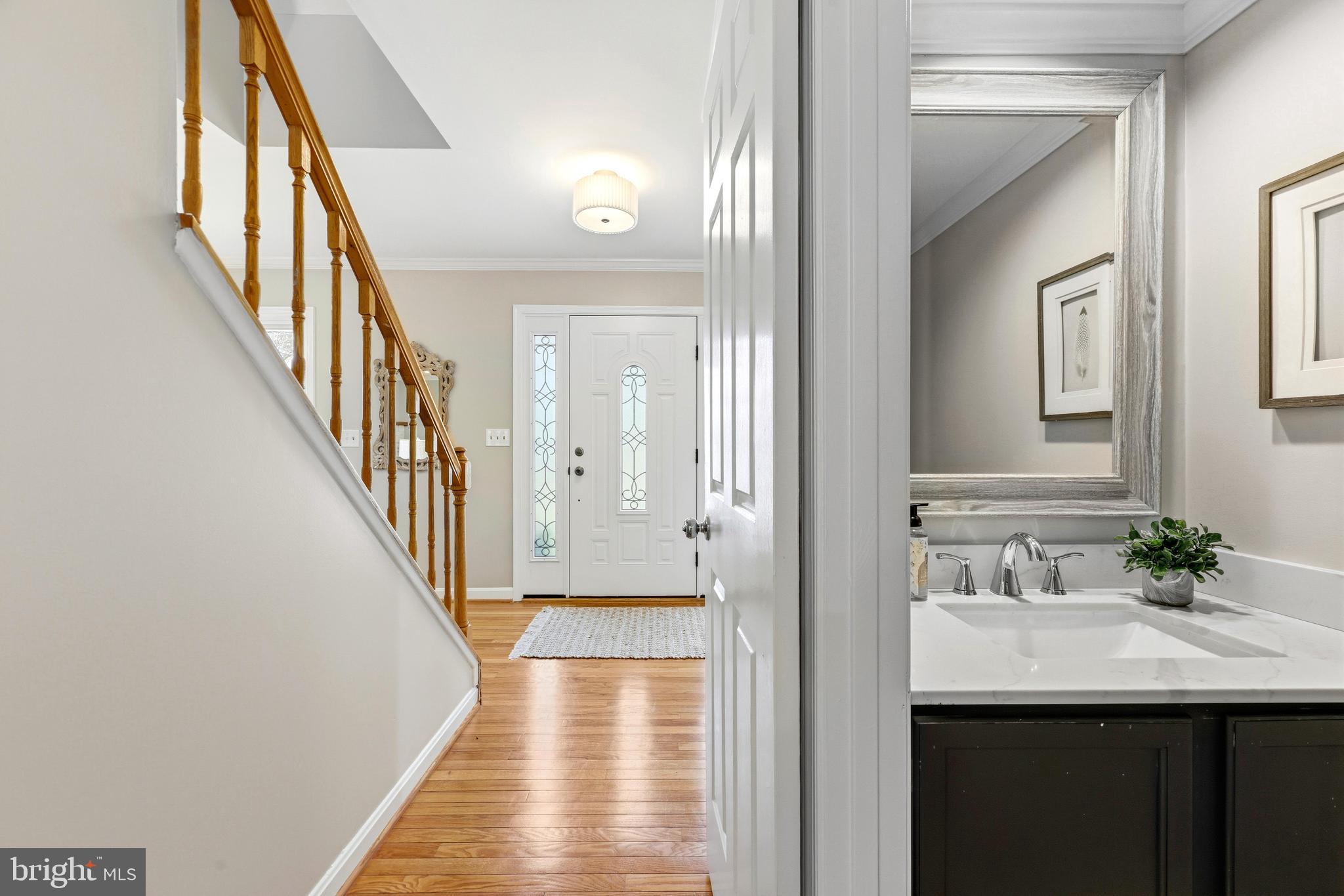 15303 Pine Tree Way Bowie, MD 20721 - Photo 28 of 75 Main Level Hall Bath