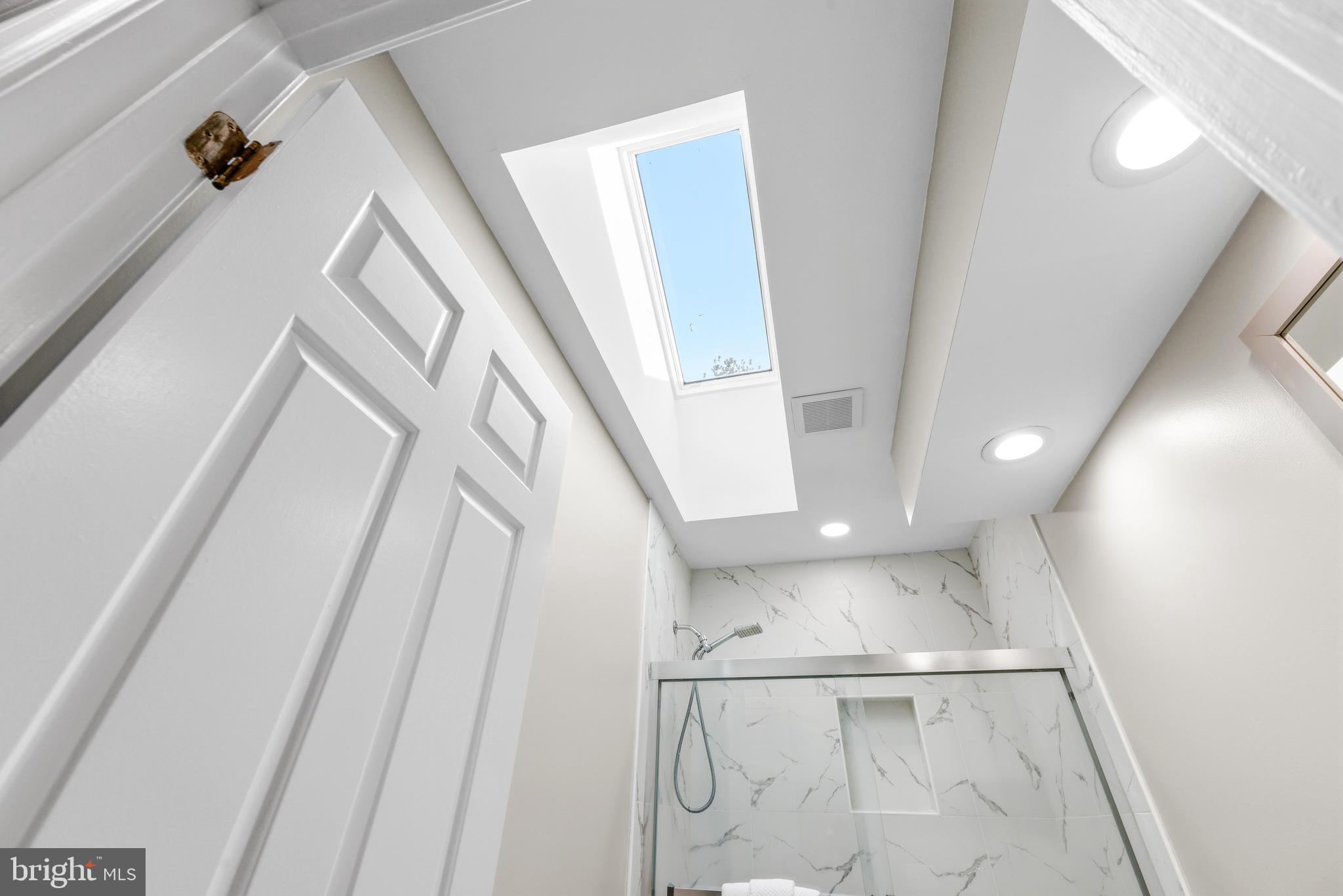 15303 Pine Tree Way Bowie, MD 20721 - Photo 46 of 75 Upper Level Hall Bath