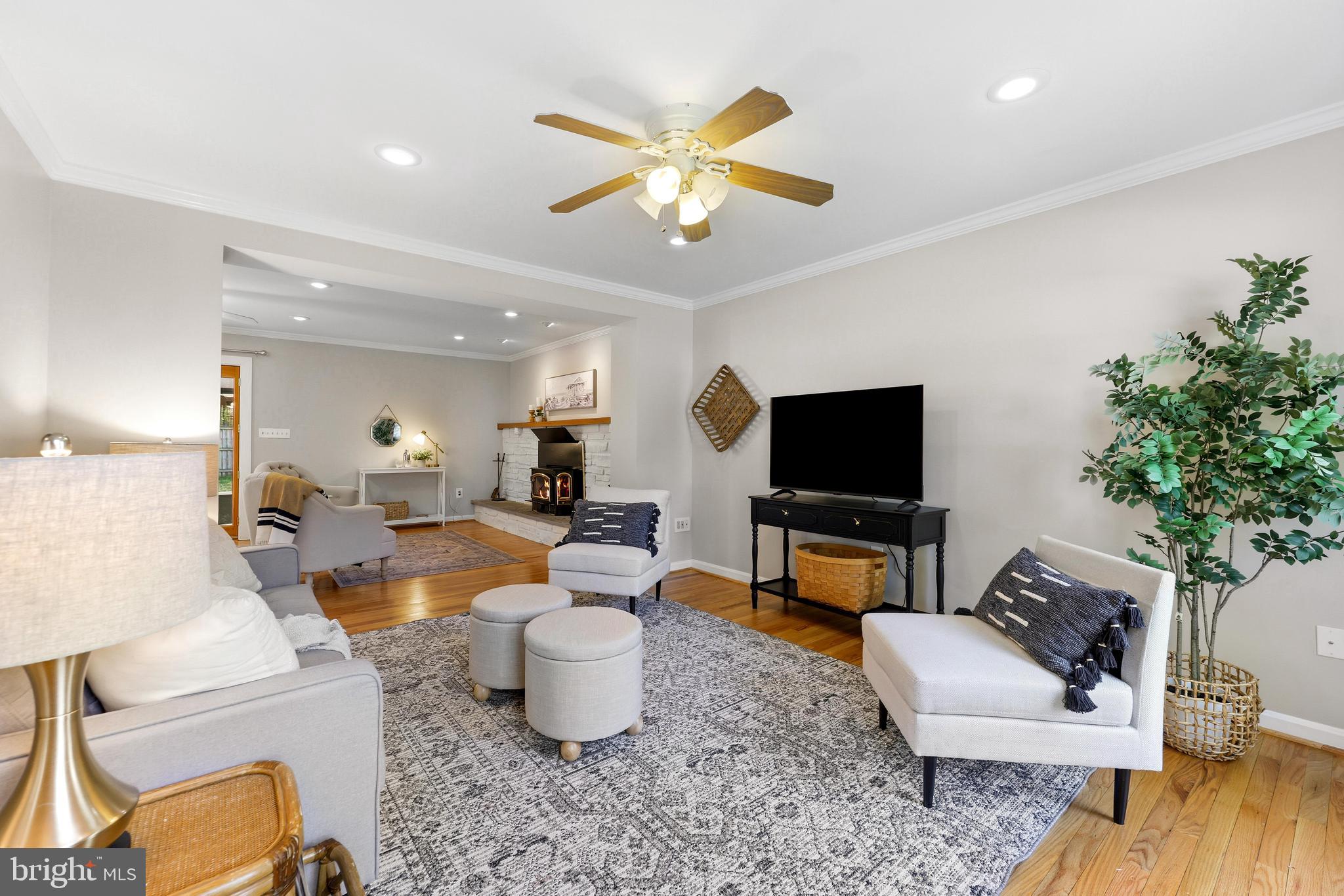 15303 Pine Tree Way Bowie, MD 20721 - Photo 9 of 75 Living Room