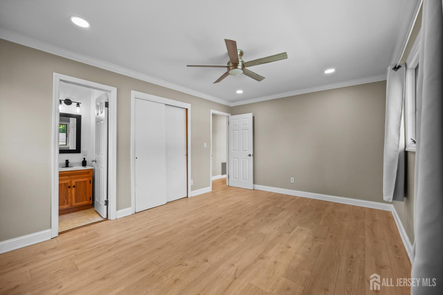 16 Venus Road South Amboy, NJ 08879 - Photo 12 of 31