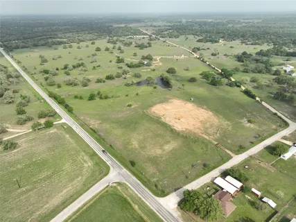 $956,000 | 141 St Giddings Tx 78942, Giddings, TX 78942