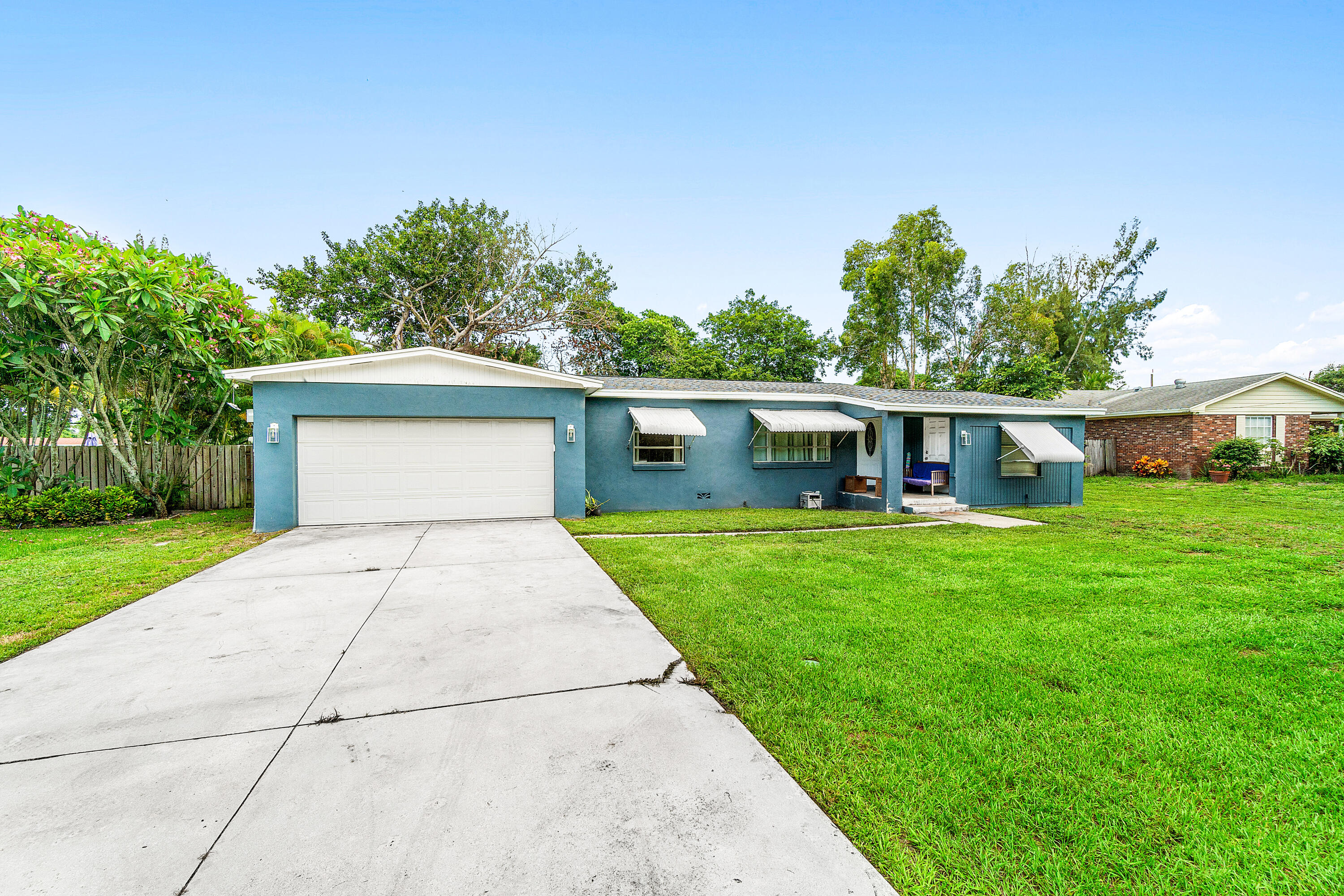 3120 Rostan Lane Palm Springs, FL 33461 - Photo 3 of 33 003-3120RostanLane-LakeWorthBeach-FL-334