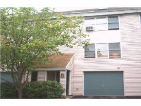 306 Circle Road Manchester, NH 03103 - Photo 2 of 9