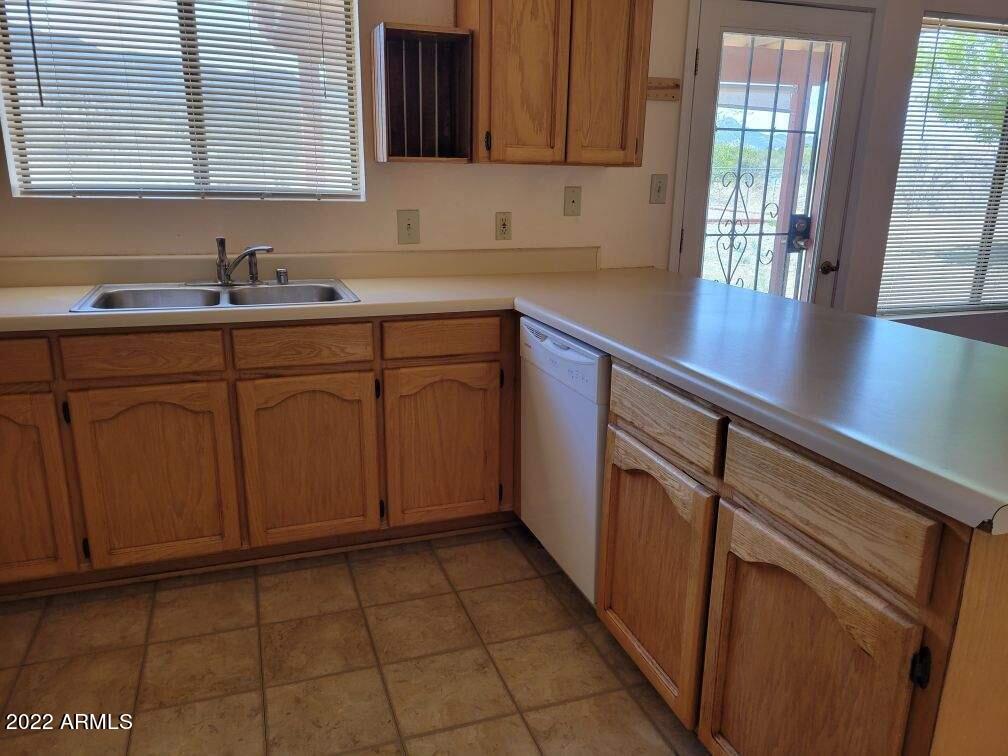 3821 East Keeling Road Hereford, AZ 85615 - Photo 11 of 24 KITCHEN