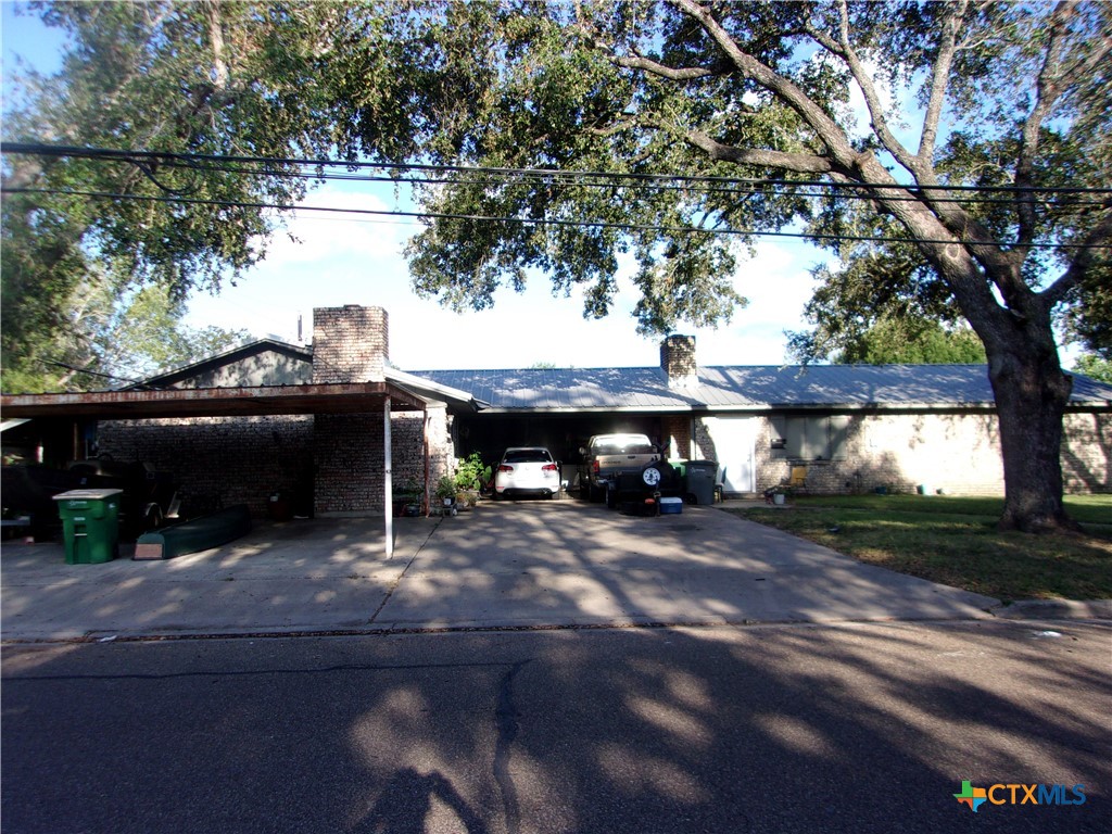 1802 Lawndale Avenue Victoria, TX 77901 - Photo 1 of 2
