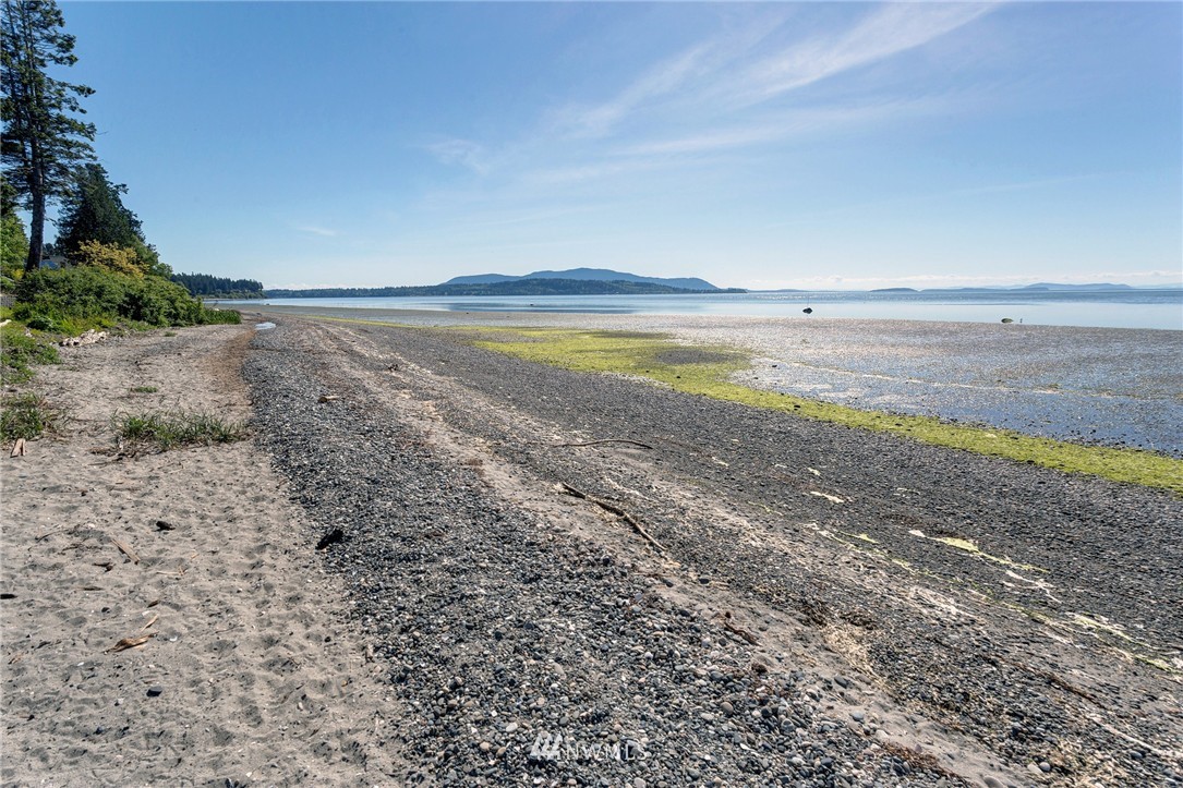3359 Robertson Road Bellingham, WA 98226 - Photo 1 of 22 Gallery Image 1