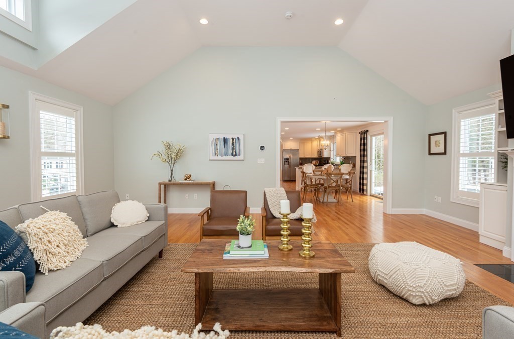 17 Pine Hill Road Lynnfield, MA 01940 - Photo 23 of 42 a living room with furniture and wooden floor