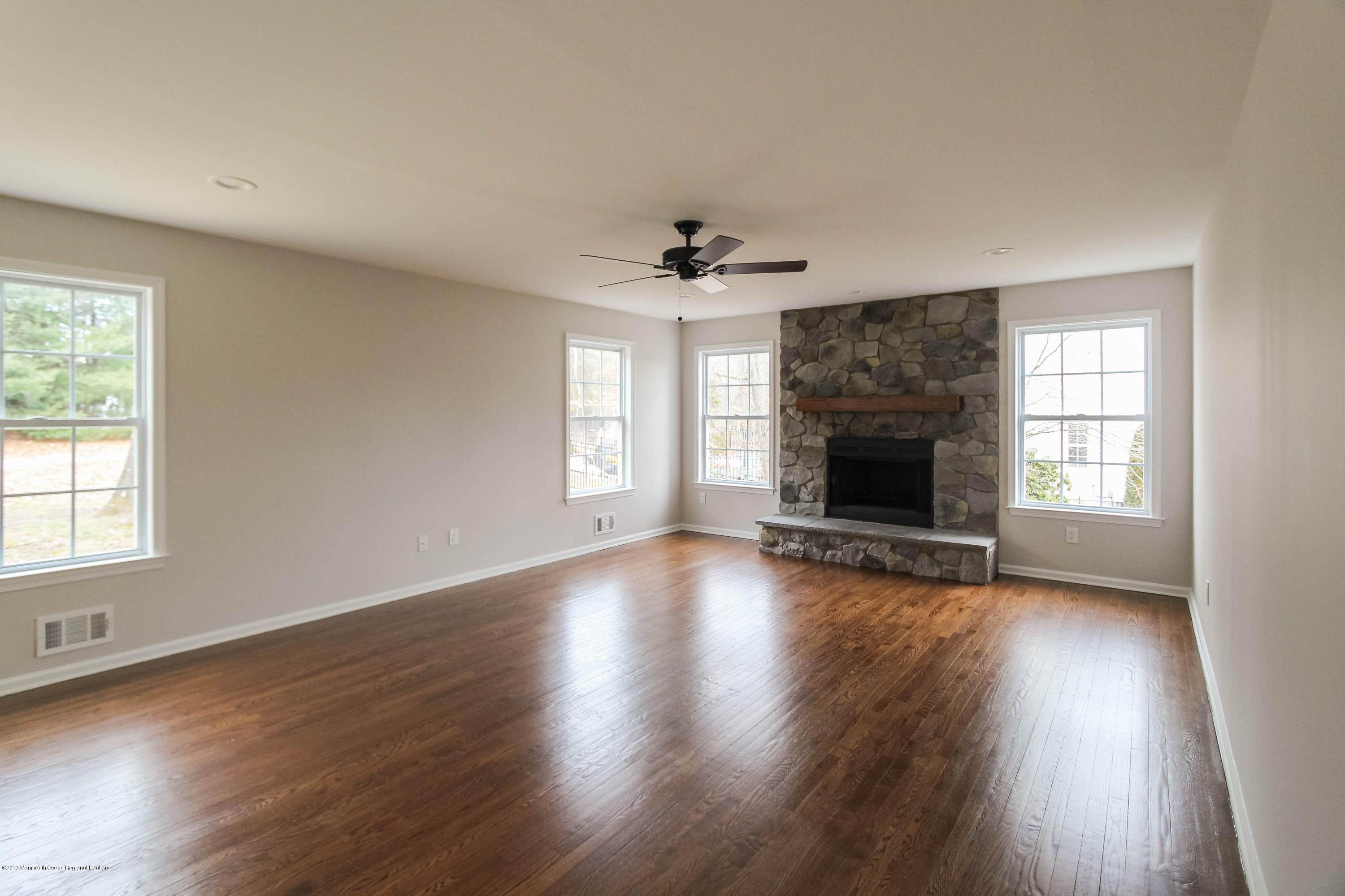 2 Bailey Court Jackson, NJ 08527 - Photo 13 of 31 Family room