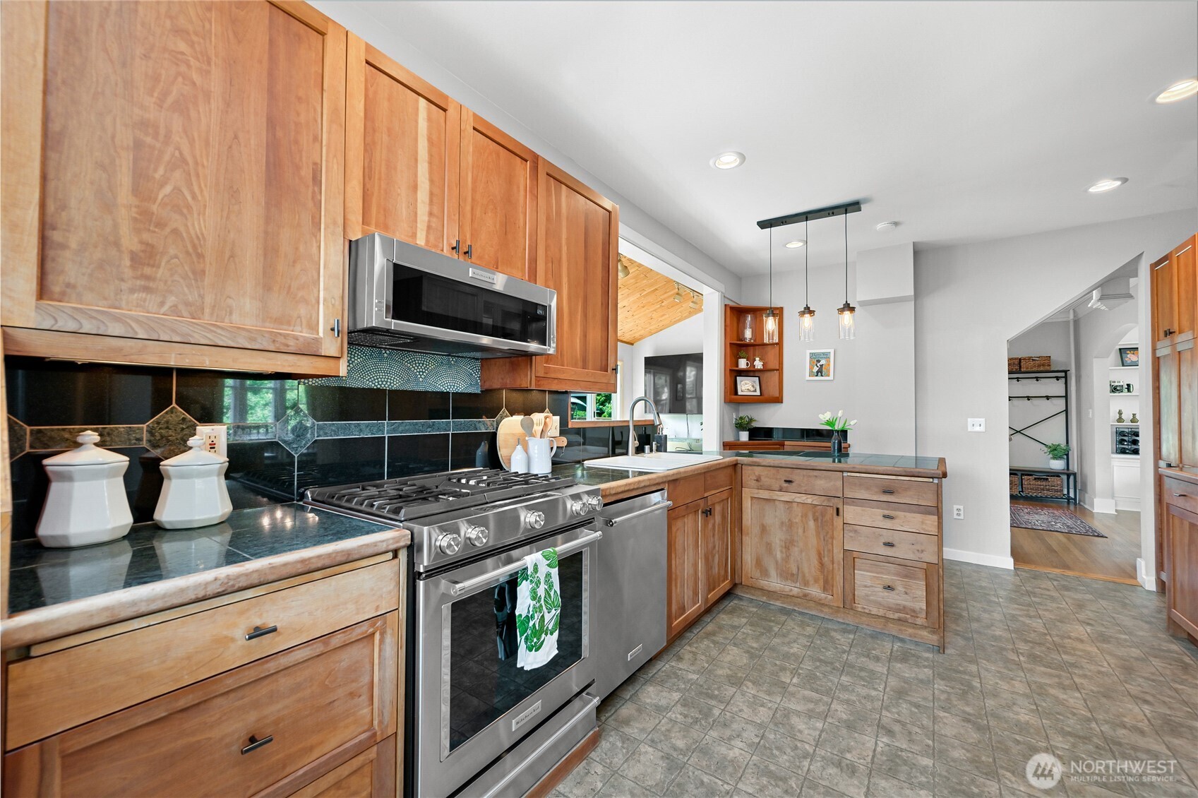 2600 Hampton Place Bellingham, WA 98225 - Photo 14 of 38