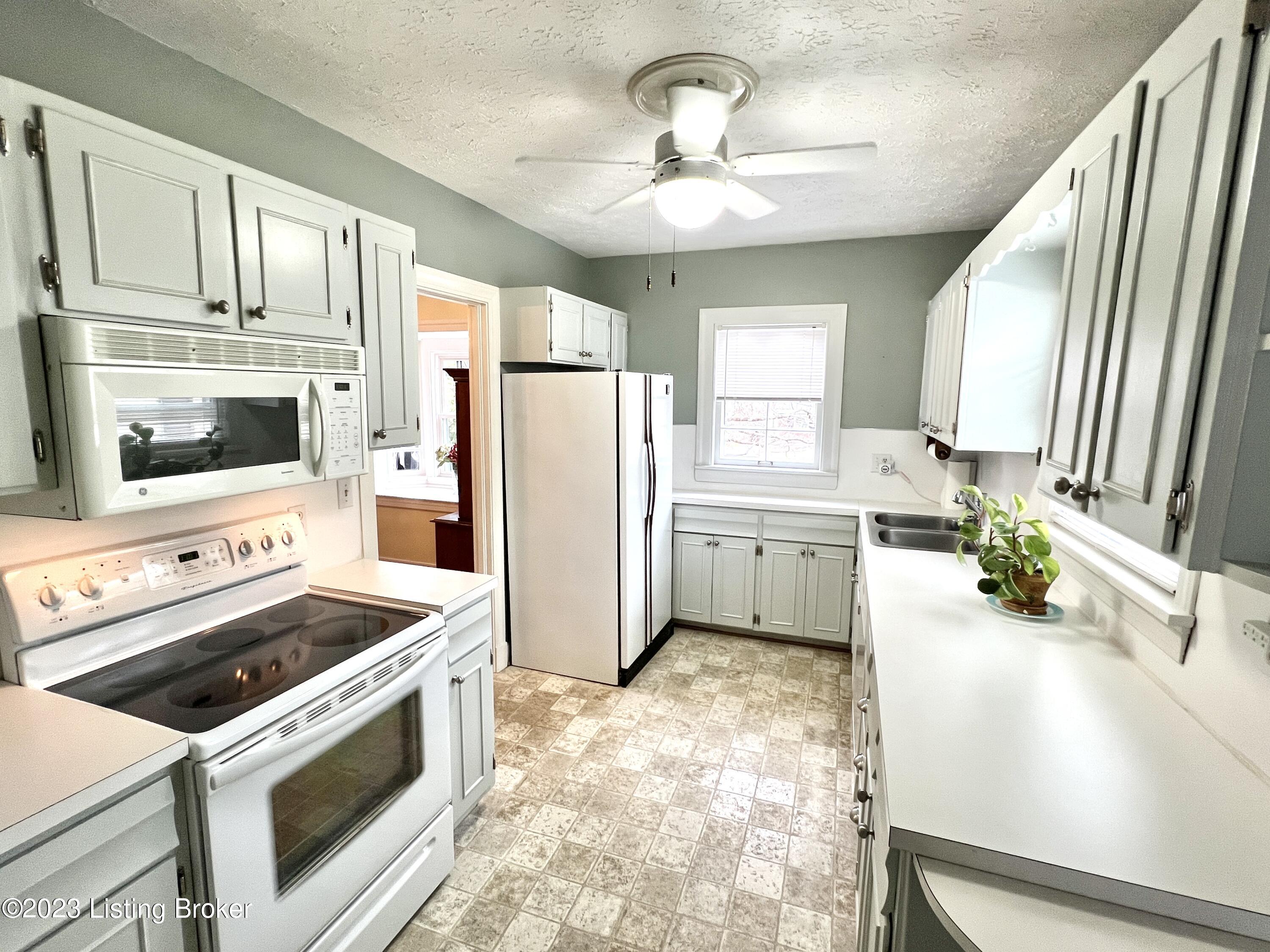 4022 Springhill Road Louisville, KY 40207 - Photo 23 of 44 4022 Springhill Rd - kitchen