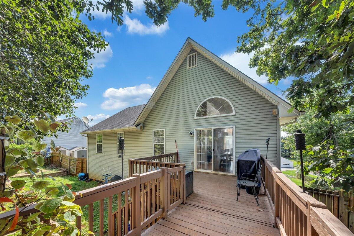 1522 Mountain View Road Vinton, VA 24179 - Photo 28 of 32 a view of a house with a patio