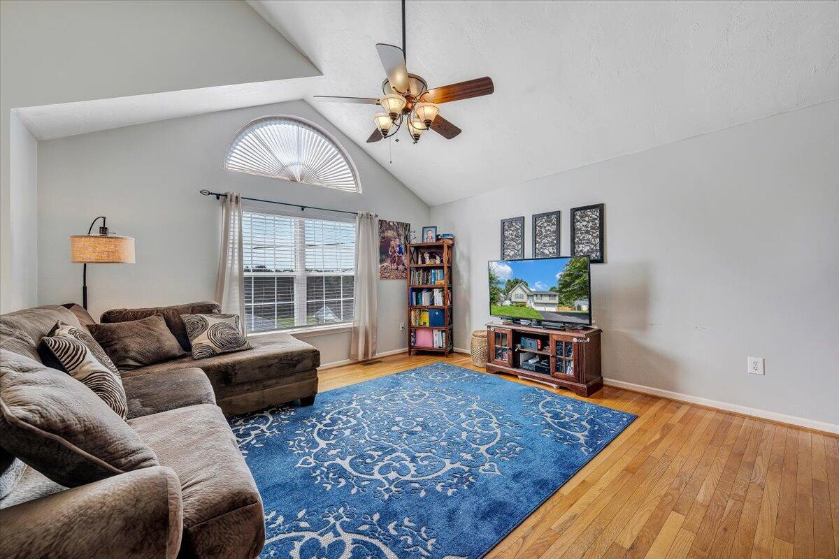 1522 Mountain View Road Vinton, VA 24179 - Photo 5 of 32 a living room with furniture and a wooden floor