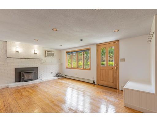 13 Summit Road Saugus, MA 01906 - Photo 6 of 31 Gallery Image 6