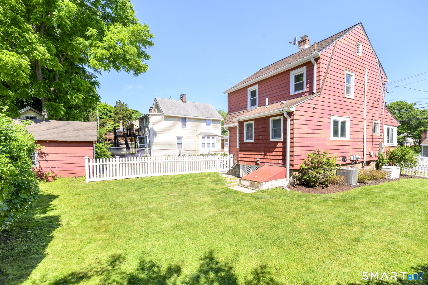 162 Toms Road Stamford, CT 06906 - Photo 27 of 30