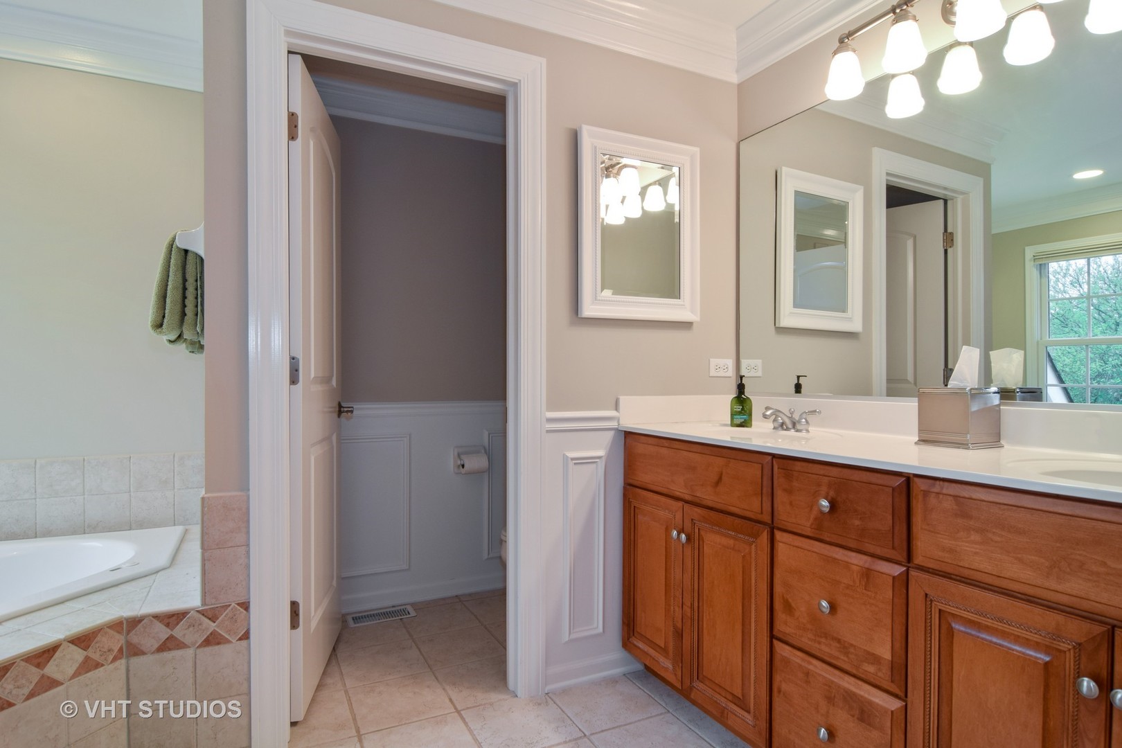 612 Pershing Avenue Wheaton, IL 60189 - Photo 11 of 27