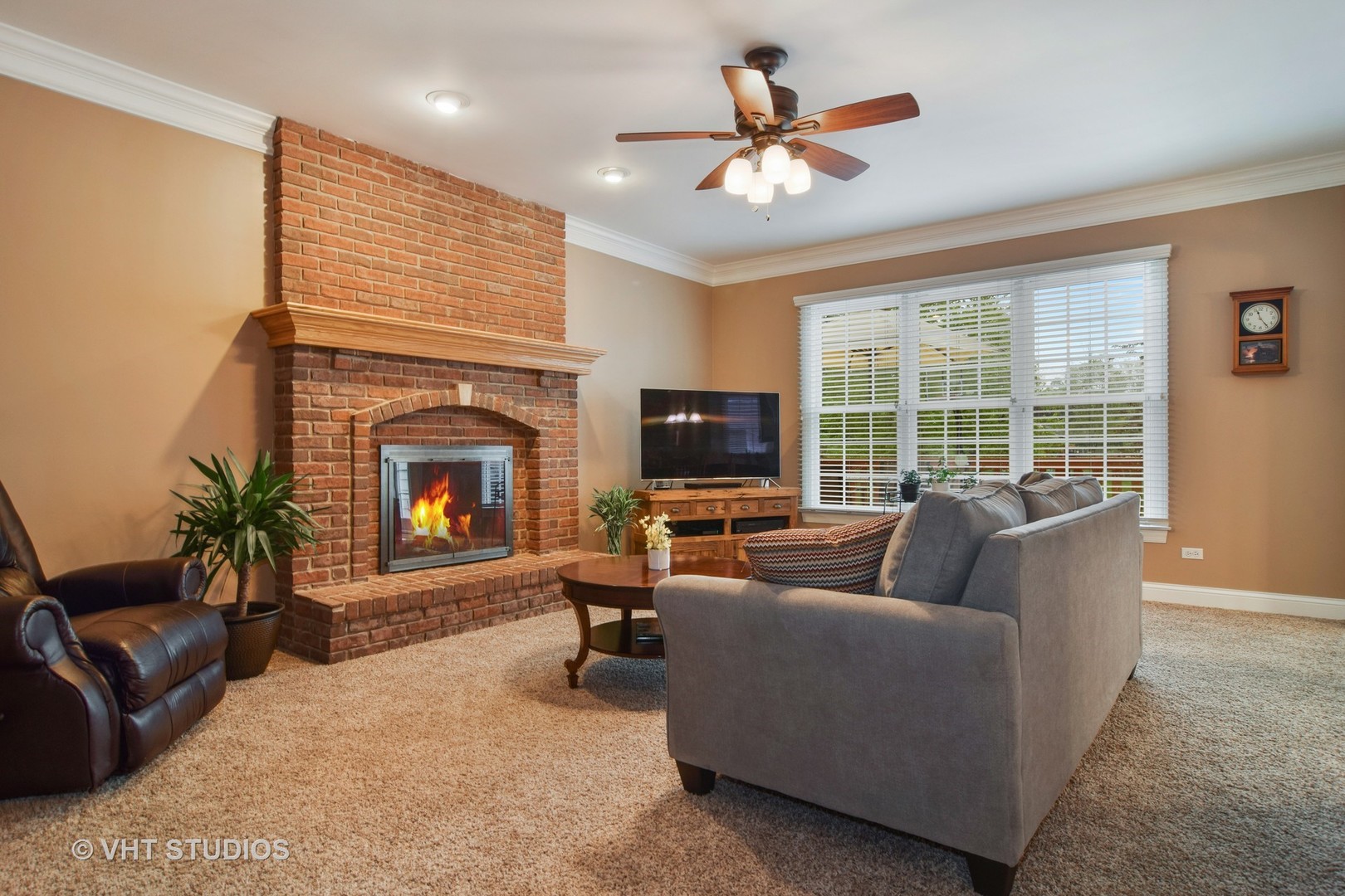 612 Pershing Avenue Wheaton, IL 60189 - Photo 8 of 27