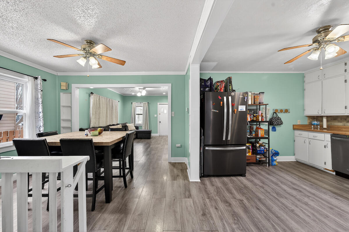 1006 83rd Street Kenosha, WI 53143 - Photo 11 of 27 DSC00675