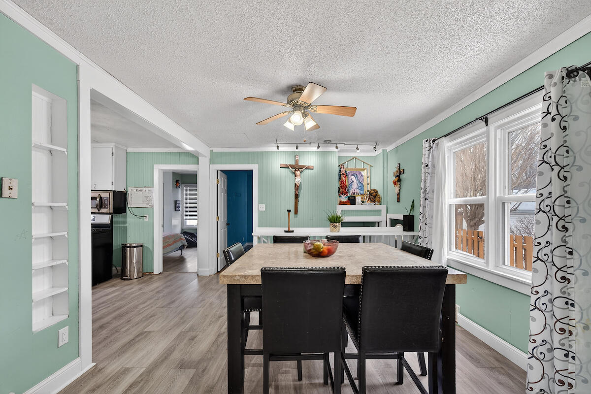 1006 83rd Street Kenosha, WI 53143 - Photo 6 of 27 DSC00635