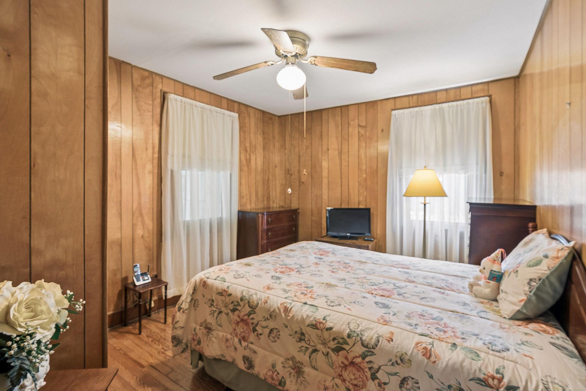 19 Old Solomons Island Road Annapolis, MD 21401 - Photo 15 of 51 Main Level Bedroom
