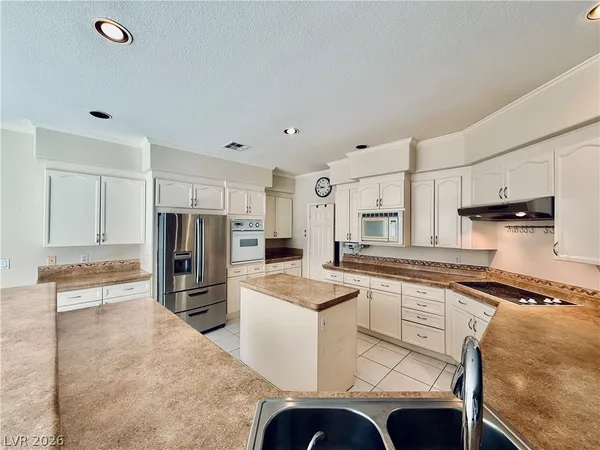 $3,995 | 2429 Tour Edition Drive, Henderson, NV 89074