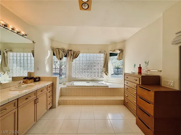 $3,995 | 2429 Tour Edition Drive, Henderson, NV 89074