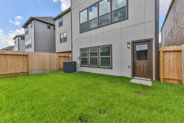 $3,000 | 10828 Brittmoore Oaks Place, Houston, TX 77043