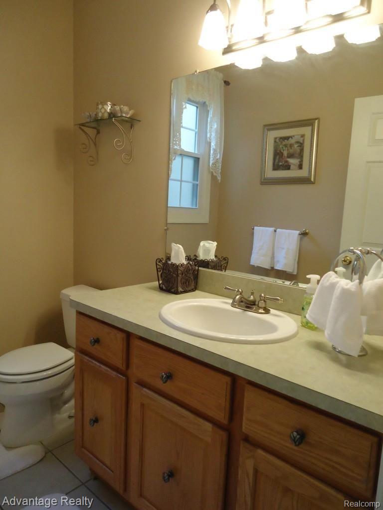2034 Baron Rochester, MI 48307 - Photo 16 of 26 1/2 bath
