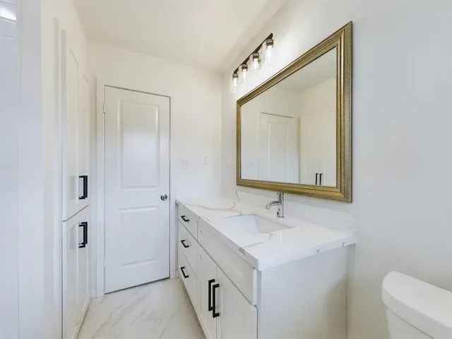 $3,200 | 2231 Latexo Drive, Houston, TX 77018