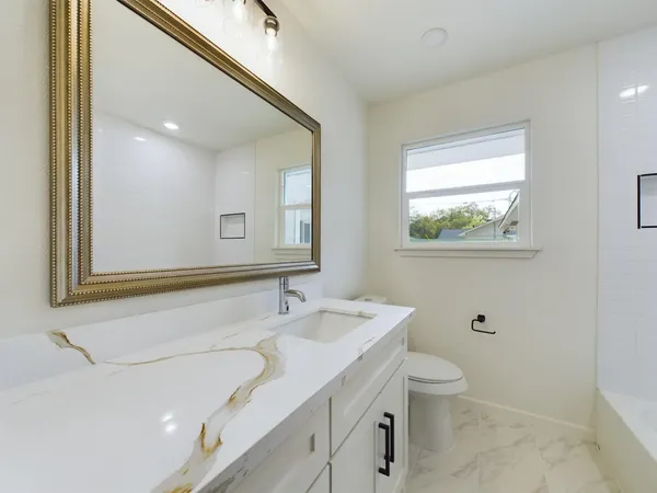 $3,200 | 2231 Latexo Drive, Houston, TX 77018